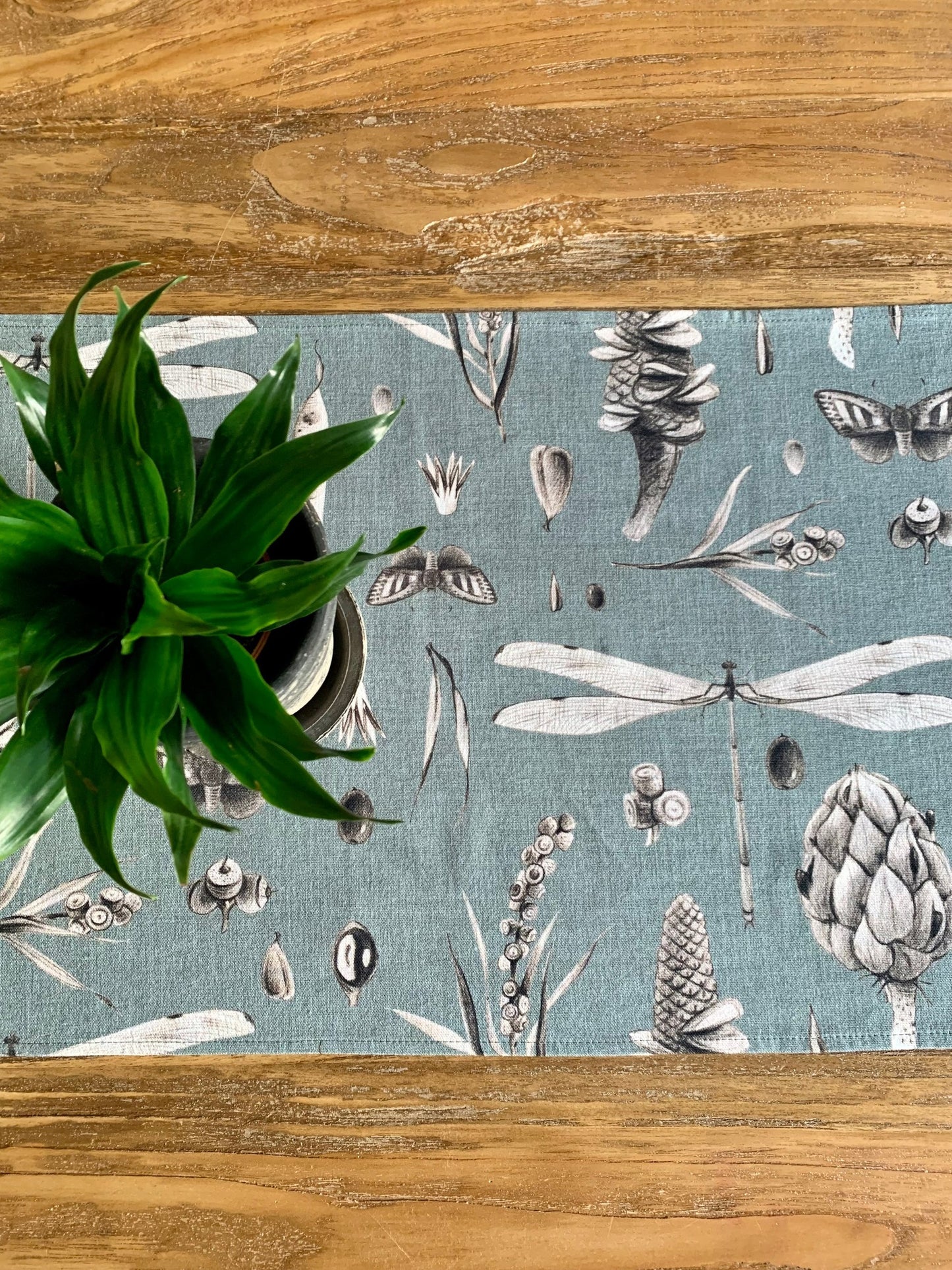 Seeds Aqua Table Runner